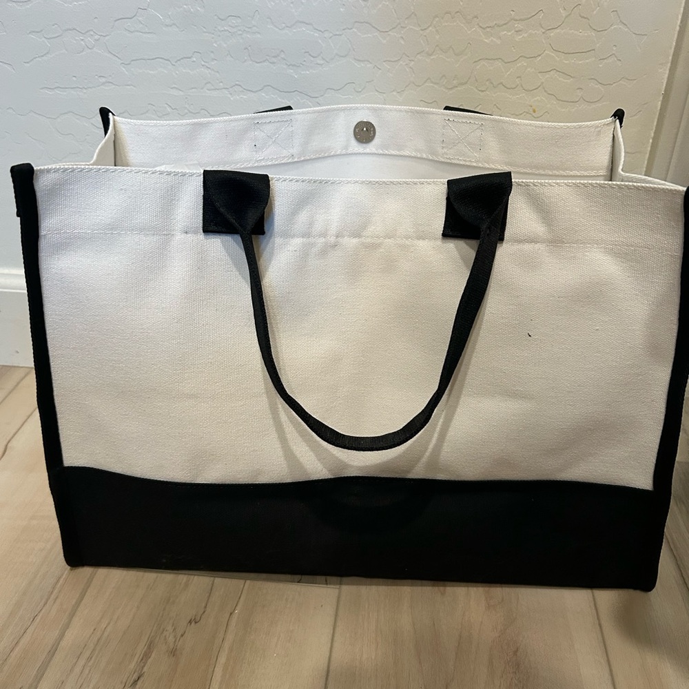 No 40 Tote Bag - Picture 4 of 6
